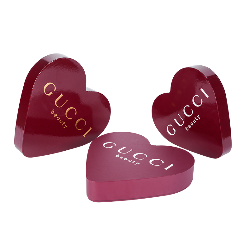 Hugis-puso sa itaas at ilalim na takip ng kosmetikong packaging box