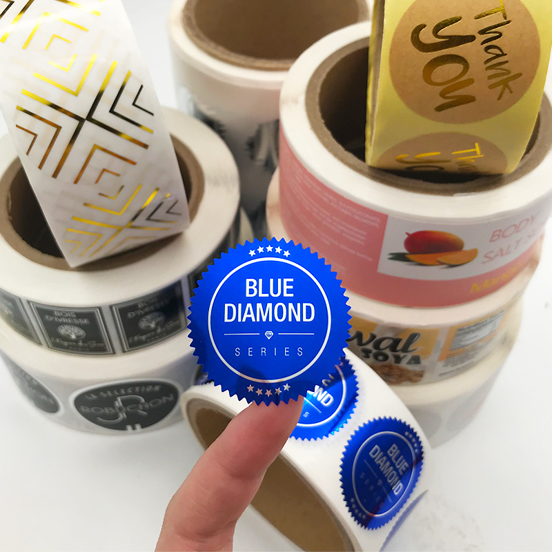 Pinahiran na papel na malagkit na label